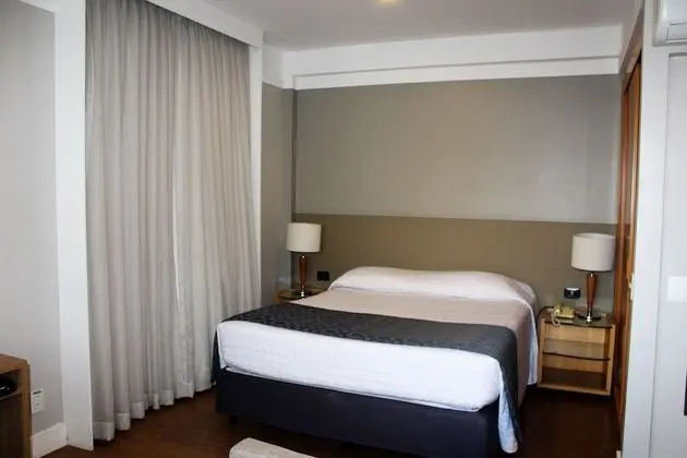 Luxury Tek Büyük Yataklı Oda