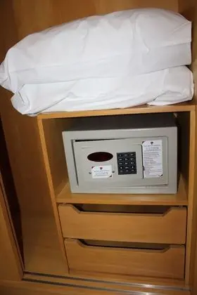 Luxury Tek Büyük Yataklı Oda