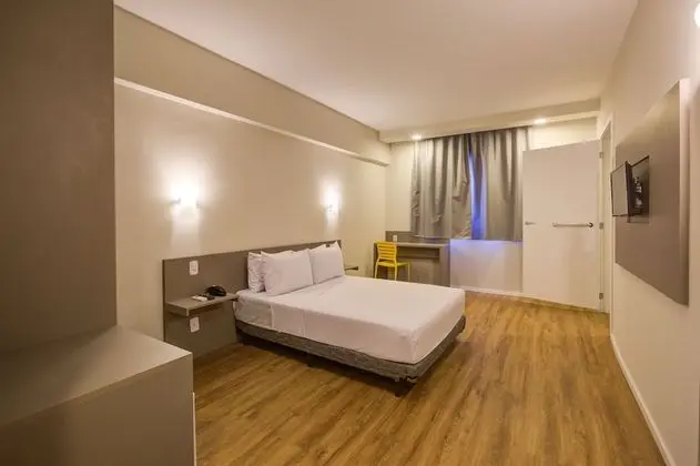 Standard Oda, 1 Büyük (Queen) Boy Yatak, Engellilere Uygun