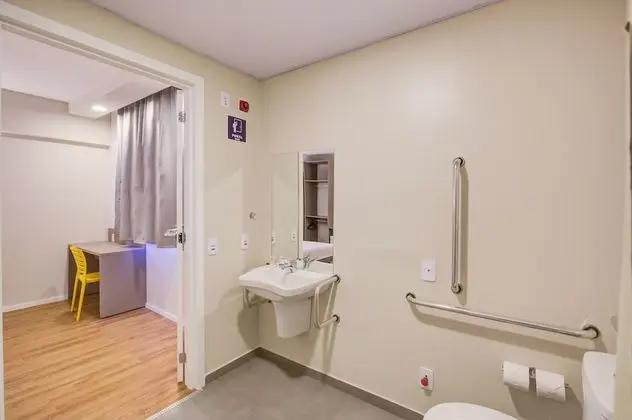 Standard Oda, 1 Büyük (Queen) Boy Yatak, Engellilere Uygun