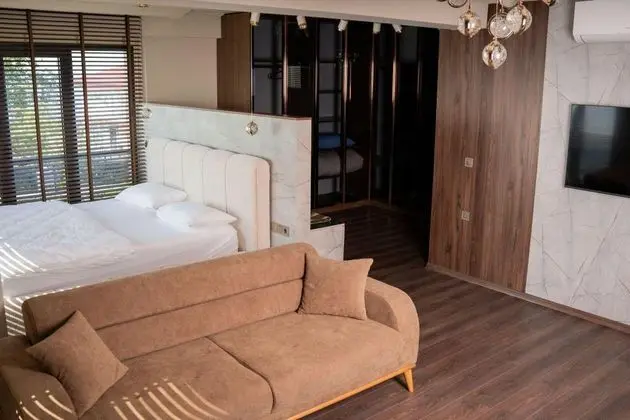 Villa 4+1 Oda-Özel Havuzlu, Doğa Manzaralı, Şömineli
