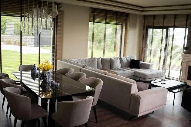 Villa 4+1 Oda-Özel Havuzlu, Doğa Manzaralı, Şömineli