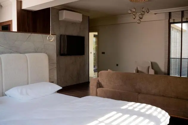 Villa 4+1 Oda-Özel Havuzlu, Doğa Manzaralı, Şömineli
