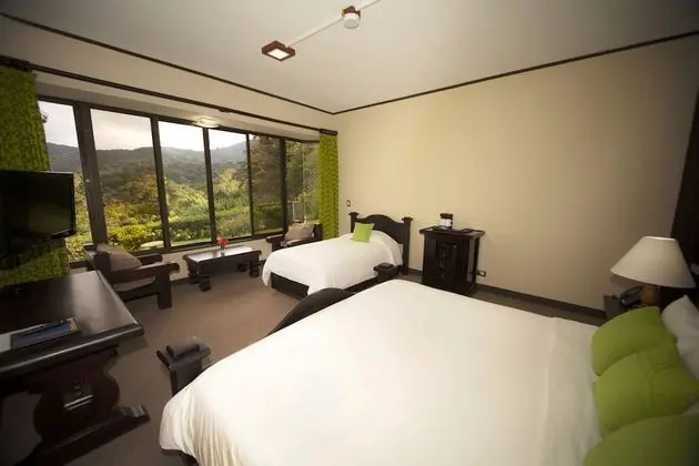 Mountain Suite, 2 Queen Beds