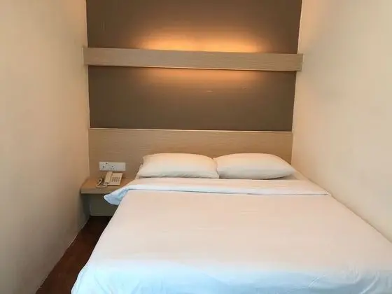 Business Tek Büyük Yataklı Oda