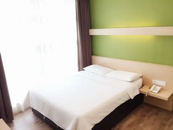Business Tek Büyük Yataklı Oda