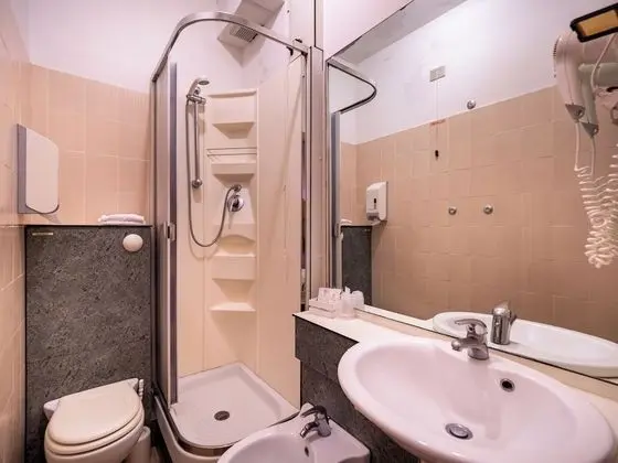 Economy Tek Büyük Yataklı Oda