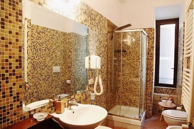 Standard Tek Büyük veya İki Ayrı Yataklı Oda, 1 Büyük (Queen) Boy Yatak, Özel Banyo