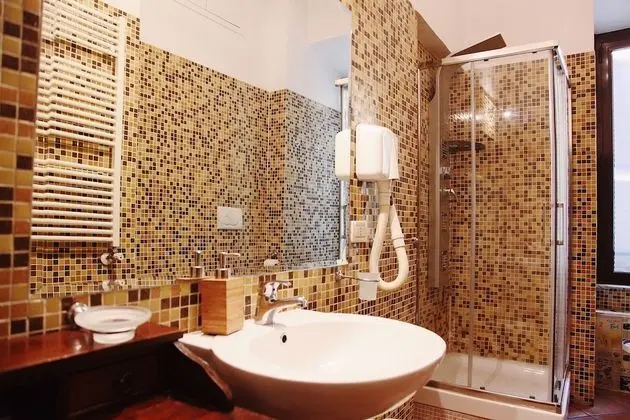 Standard Tek Büyük veya İki Ayrı Yataklı Oda, 1 Büyük (Queen) Boy Yatak, Özel Banyo