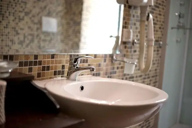 Standard Tek Büyük veya İki Ayrı Yataklı Oda, 1 Büyük (Queen) Boy Yatak, Özel Banyo