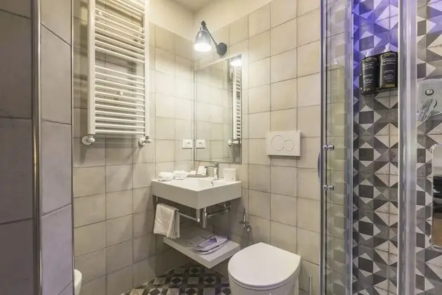Comfort Tek Büyük veya İki Ayrı Yataklı Oda