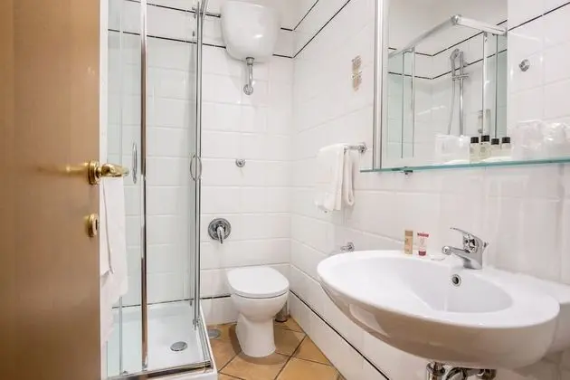 Standard Tek Büyük veya İki Ayrı Yataklı Oda