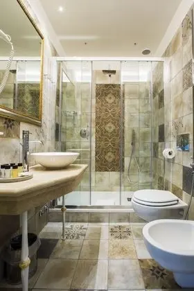 Standard Tek Büyük Yataklı Oda, Şehir Manzaralı