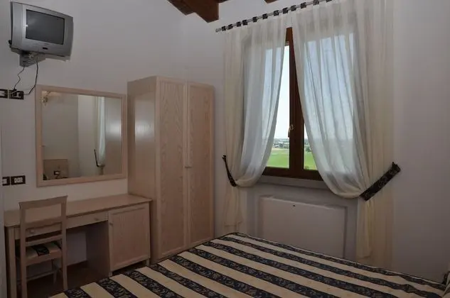 Tek Büyük veya İki Ayrı Yataklı Oda, Dağ Manzaralı