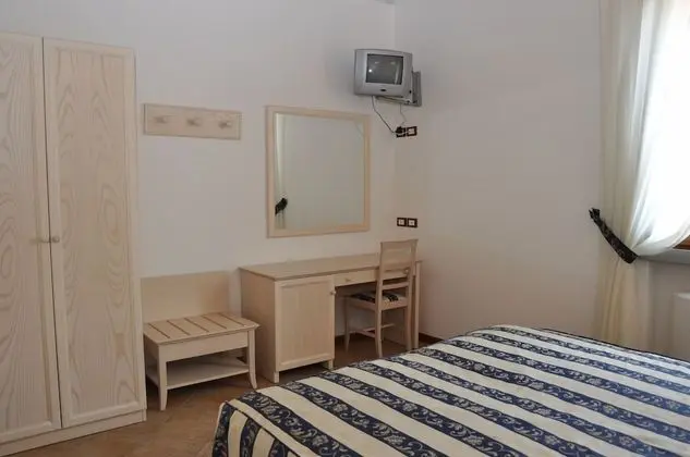Tek Büyük veya İki Ayrı Yataklı Oda, Dağ Manzaralı