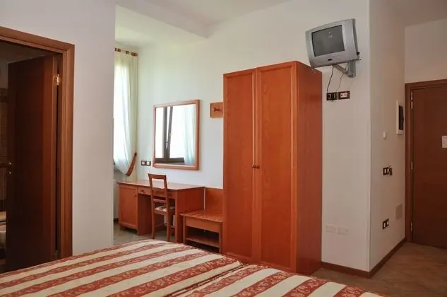 Tek Büyük veya İki Ayrı Yataklı Oda, Dağ Manzaralı