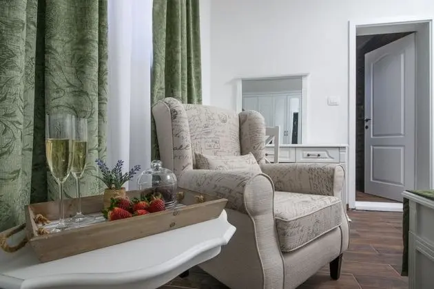 Family Süit, Havuz Kenarı