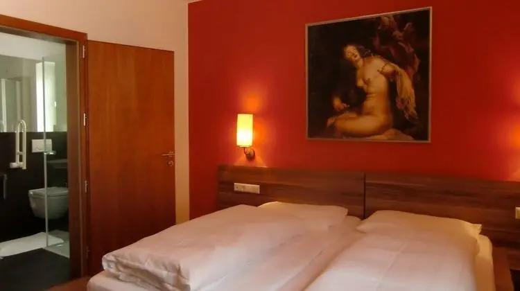 Comfort Tek Büyük Yataklı Oda