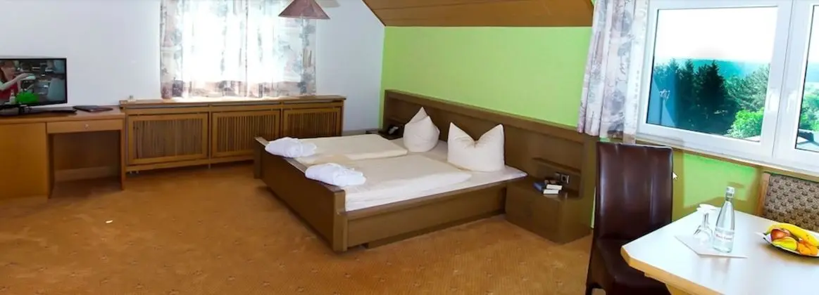 Standard Tek Büyük Yataklı Oda