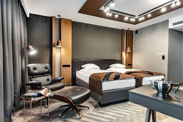 Deluxe Tek Büyük Yataklı Oda