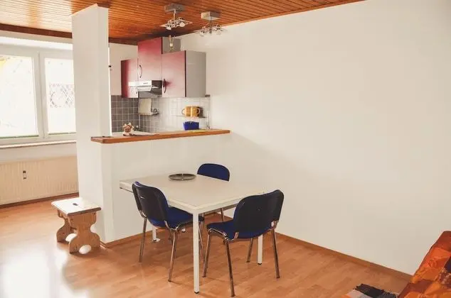 Economy Apart Daire, Avlu Manzaralı