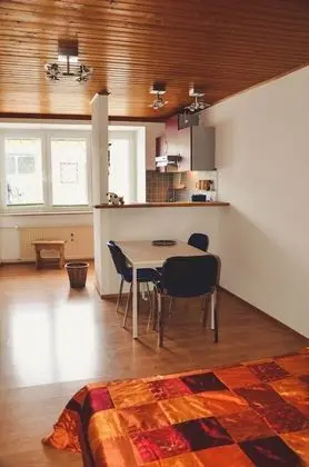 Economy Apart Daire, Avlu Manzaralı