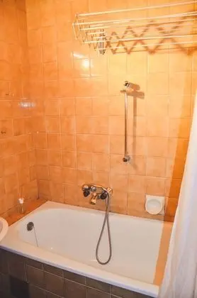 Economy Apart Daire, Avlu Manzaralı