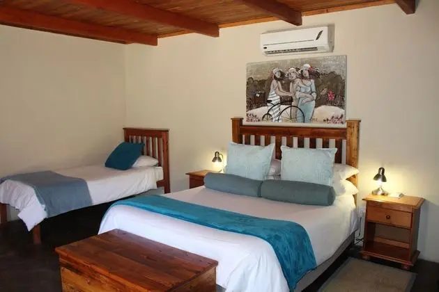 LUXURY ROOM 05