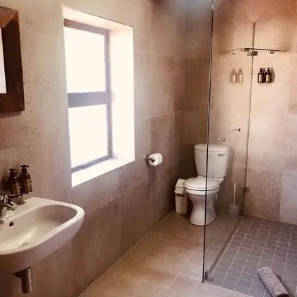LUXURY ROOM 05