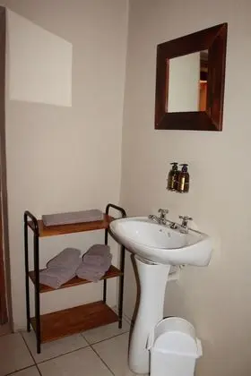 LUXURY ROOM 05