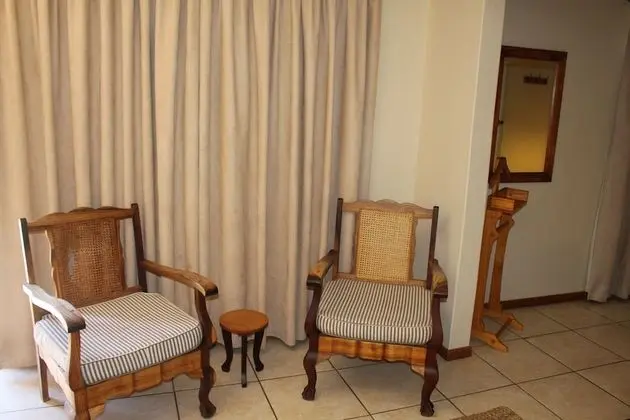 LUXURY ROOM 08