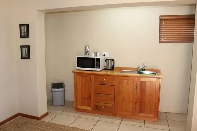 LUXURY ROOM 08