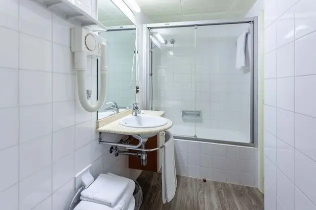 Standard Büyük Yataklı Tek Kişilik Oda