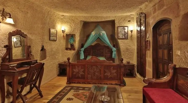 Delux Cave Oda