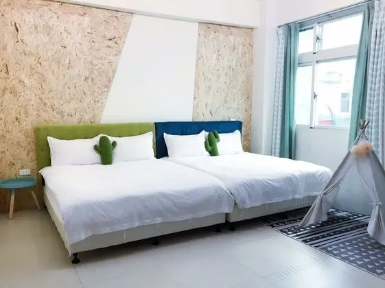 Dört Kişilik Oda, Sigara İçilmez, Şehir Manzaralı