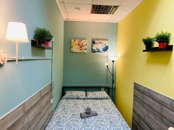 Tek Büyük Yataklı Oda, Ortak Banyo