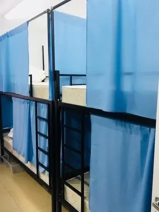Ortak Ranzalı Oda, Sadece erkekler için, Ortak Banyo
