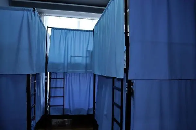 Ortak Ranzalı Oda, Sadece erkekler için, Ortak Banyo