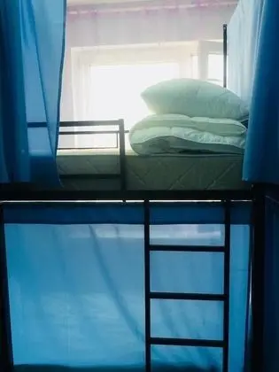 Ortak Ranzalı Oda, Sadece erkekler için, Ortak Banyo