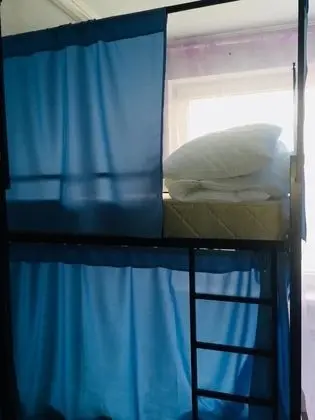 Ortak Ranzalı Oda, Sadece erkekler için, Ortak Banyo