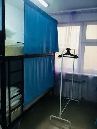 Ortak Ranzalı Oda, Sadece erkekler için, Ortak Banyo