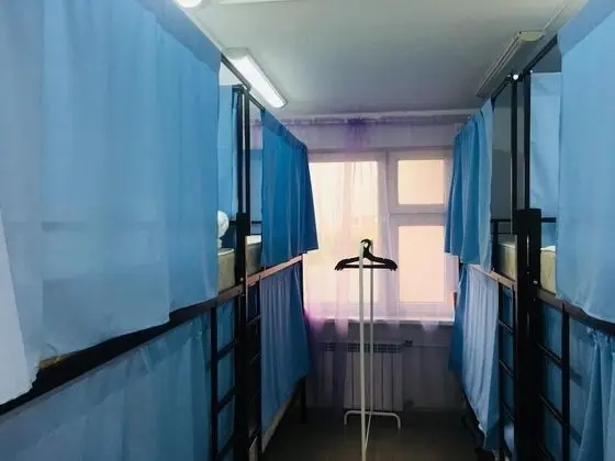 Ortak Ranzalı Oda, Sadece erkekler için, Ortak Banyo