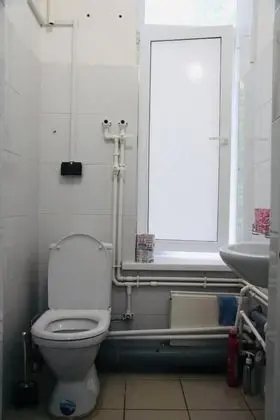 Ortak Ranzalı Oda, Sadece erkekler için, Ortak Banyo