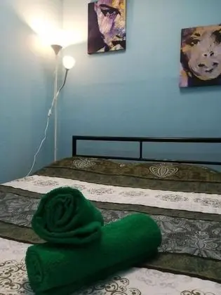 Tek Büyük Yataklı Oda, Penceresiz