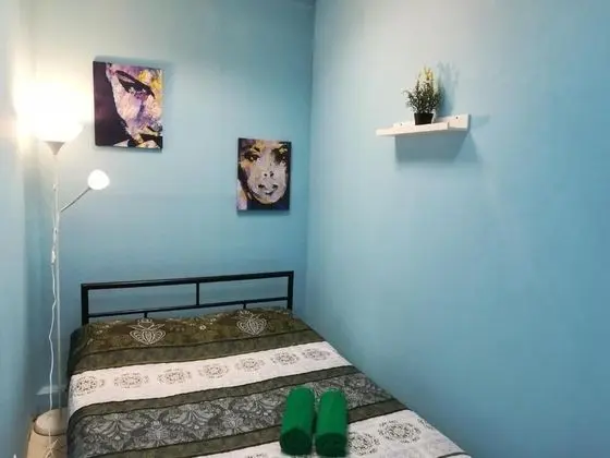 Tek Büyük Yataklı Oda, Penceresiz