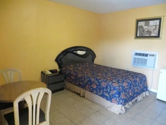 Standard Oda, 1 Büyük (Queen) Boy Yatak, Sigara İçilebilir