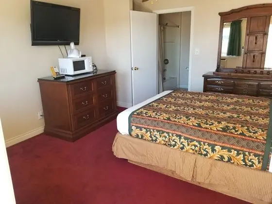 Deluxe Oda, 1 Büyük (Queen) Boy Yatak, Sigara İçilmez, Buzdolabı ve Mikrodalga