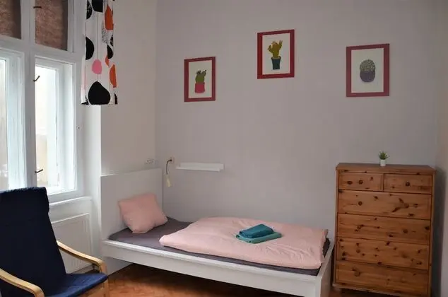 Classic Tek Büyük veya İki Ayrı Yataklı Oda, Avlu Manzaralı