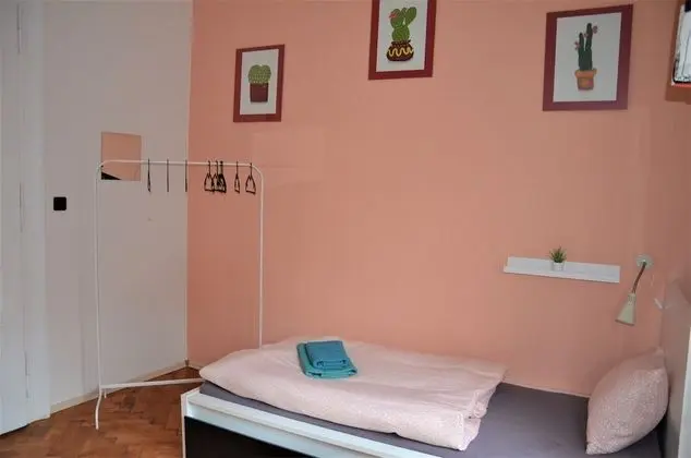 Classic Tek Büyük veya İki Ayrı Yataklı Oda, Avlu Manzaralı
