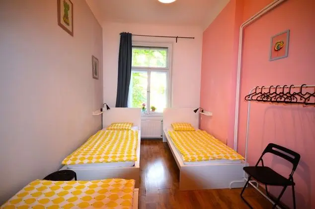 Classic Üç Kişilik Oda, 3 Tek Kişilik Yatak, Avlu Manzaralı (209)